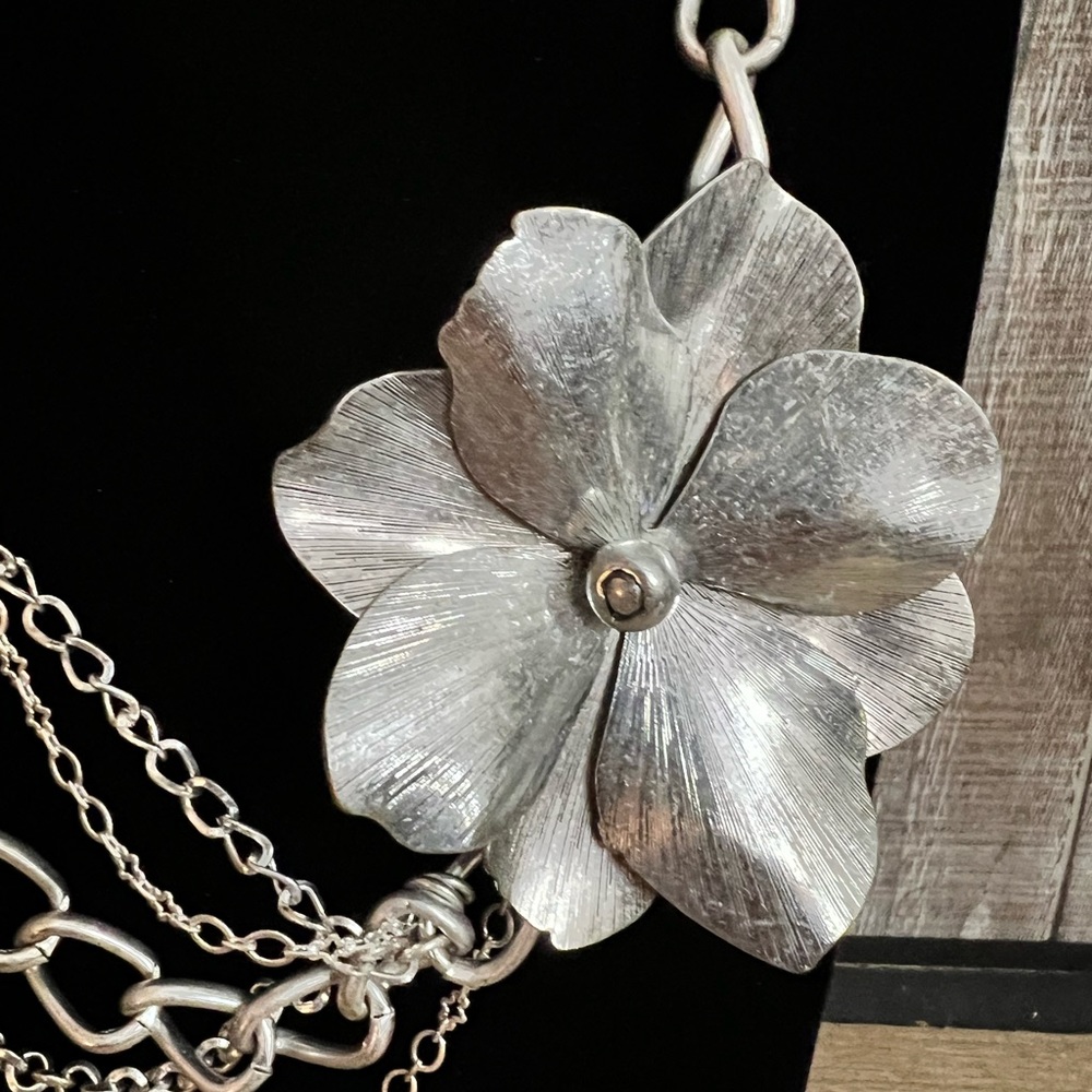 Jessica Simpson Silver Tone Flower Necklace & Bracelet Set - Picture 7 of 11
